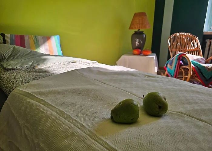 - Botanical Garden アパート